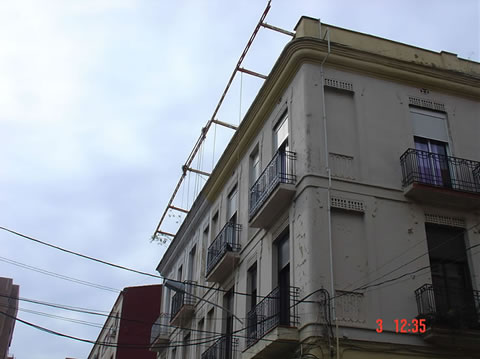 Rehabilitación de fachadas: Reparación y pintura de fachada exterior en la Malvarrosa