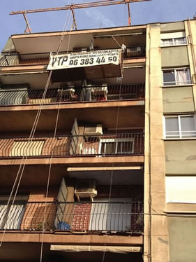 Reparació de balcons i pintura de façanes