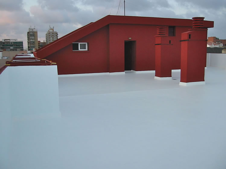 Pintura de paredes y suelo de terraza